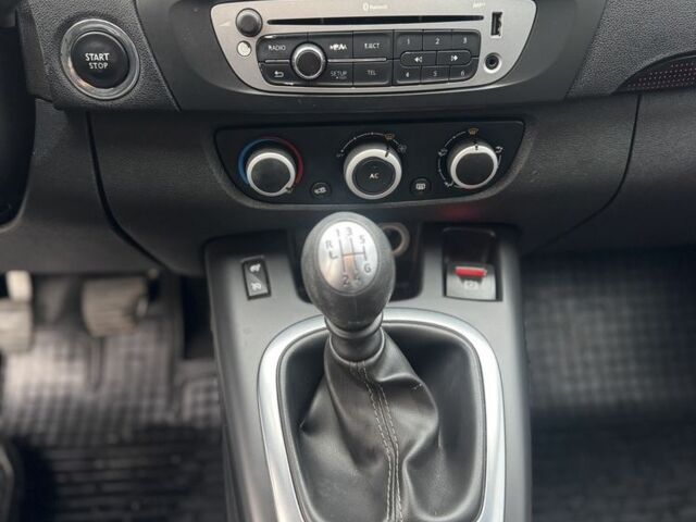 Сірий Рено Сценік III, об'ємом двигуна 1.5 л та пробігом 257 тис. км за 7400 $, фото 13 на Automoto.ua