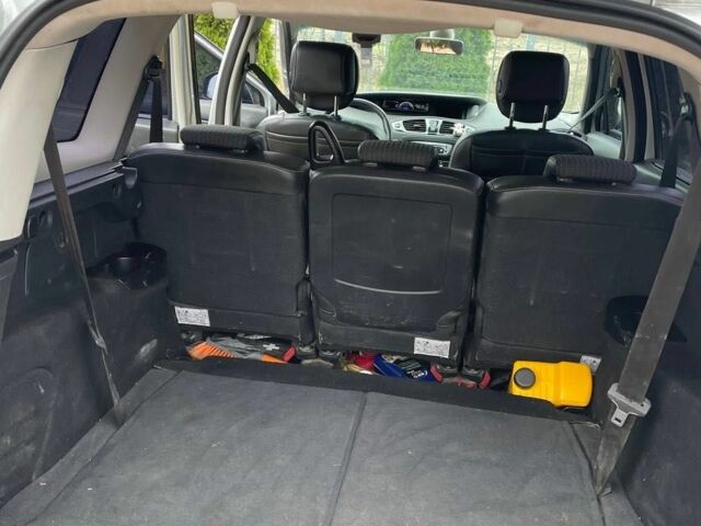 Сірий Рено Сценік III, об'ємом двигуна 1.6 л та пробігом 322 тис. км за 7900 $, фото 11 на Automoto.ua