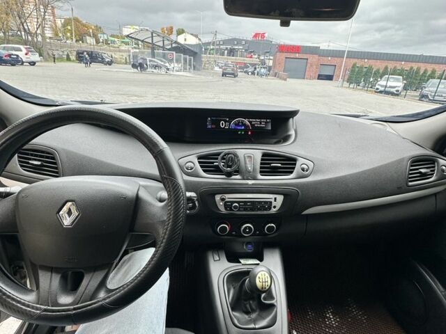 Рено Сценик III 2012 в Хмельницком на Automoto.ua Серый Рено Сценик III, объемом двигателя 1.5 л и пробегом 237 тыс. км за 7000 $, фото 7 на Automoto.ua