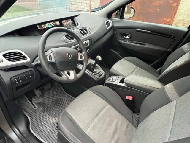 Серый Рено Сценик III, объемом двигателя 1.5 л и пробегом 250 тыс. км за 7700 $, фото 8 на Automoto.ua