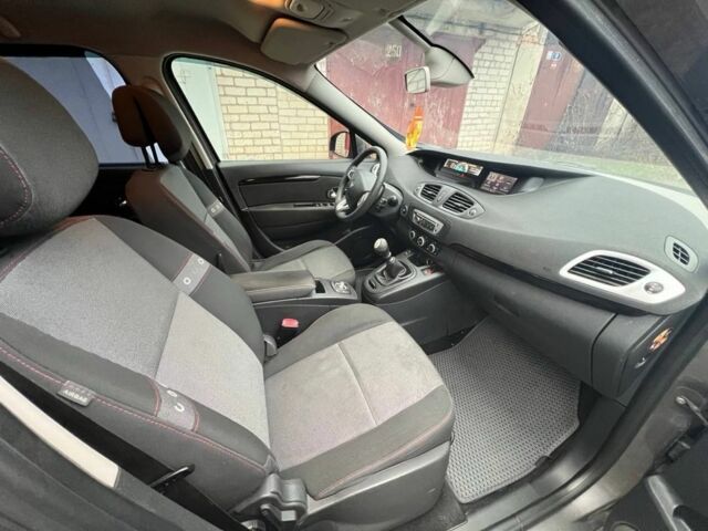 Серый Рено Сценик III, объемом двигателя 1.5 л и пробегом 250 тыс. км за 7700 $, фото 16 на Automoto.ua