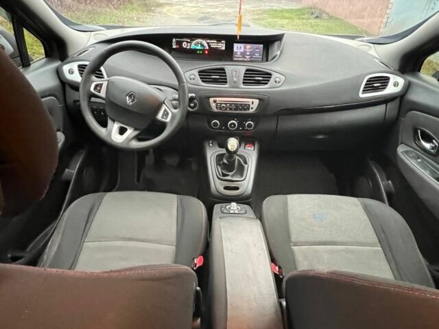 Серый Рено Сценик III, объемом двигателя 1.5 л и пробегом 250 тыс. км за 7700 $, фото 9 на Automoto.ua