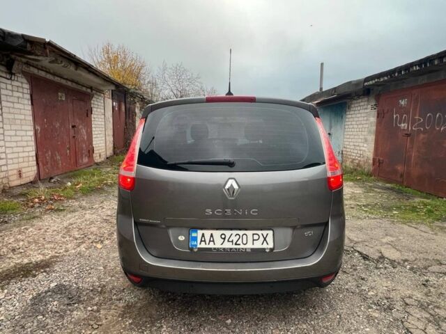 Серый Рено Сценик III, объемом двигателя 1.5 л и пробегом 250 тыс. км за 7700 $, фото 7 на Automoto.ua