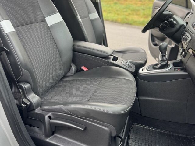 Сірий Рено Сценік III, об'ємом двигуна 1.5 л та пробігом 257 тис. км за 7400 $, фото 15 на Automoto.ua