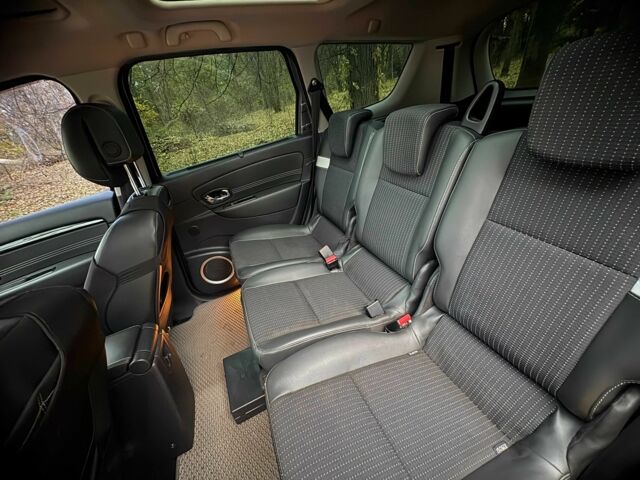 Серый Рено Сценик III, объемом двигателя 1.4 л и пробегом 196 тыс. км за 8000 $, фото 16 на Automoto.ua