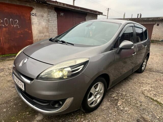 Серый Рено Сценик III, объемом двигателя 1.5 л и пробегом 250 тыс. км за 7700 $, фото 1 на Automoto.ua