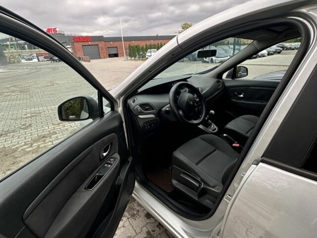 Рено Сценик III 2012 в Хмельницком на Automoto.ua Серый Рено Сценик III, объемом двигателя 1.5 л и пробегом 237 тыс. км за 7000 $, фото 4 на Automoto.ua