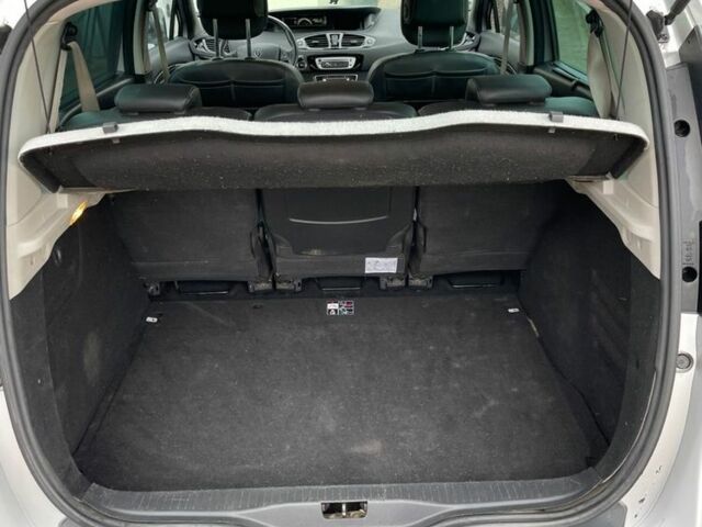 Серый Рено Сценик III, объемом двигателя 1.5 л и пробегом 230 тыс. км за 9000 $, фото 19 на Automoto.ua