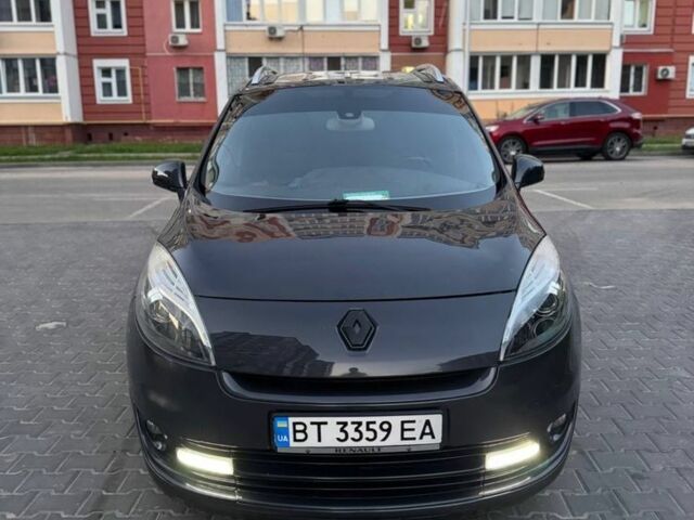 Серый Рено Сценик III, объемом двигателя 1.5 л и пробегом 300 тыс. км за 6000 $, фото 1 на Automoto.ua