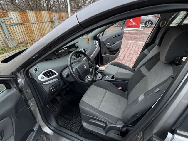 Сірий Рено Сценік III, об'ємом двигуна 1.6 л та пробігом 251 тис. км за 9299 $, фото 22 на Automoto.ua