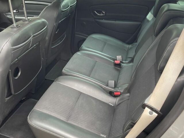 Серый Рено Сценик III, объемом двигателя 1.5 л и пробегом 230 тыс. км за 9000 $, фото 17 на Automoto.ua