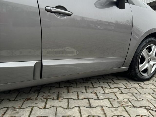 Сірий Рено Сценік III, об'ємом двигуна 1.6 л та пробігом 251 тис. км за 9299 $, фото 6 на Automoto.ua