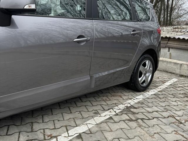 Сірий Рено Сценік III, об'ємом двигуна 1.6 л та пробігом 251 тис. км за 9299 $, фото 15 на Automoto.ua