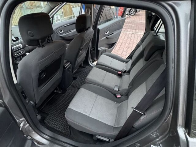 Сірий Рено Сценік III, об'ємом двигуна 1.6 л та пробігом 251 тис. км за 9299 $, фото 20 на Automoto.ua