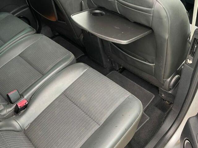 Серый Рено Сценик III, объемом двигателя 1.5 л и пробегом 230 тыс. км за 9000 $, фото 21 на Automoto.ua