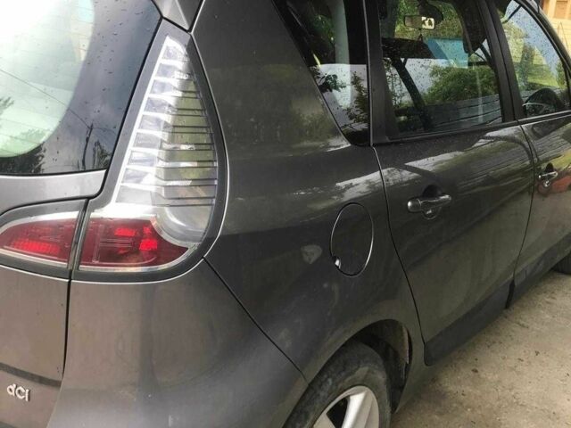 Серый Рено Сценик III, объемом двигателя 1.5 л и пробегом 186 тыс. км за 7500 $, фото 5 на Automoto.ua