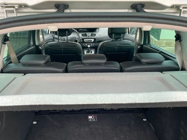 Серый Рено Сценик III, объемом двигателя 1.5 л и пробегом 230 тыс. км за 9000 $, фото 18 на Automoto.ua