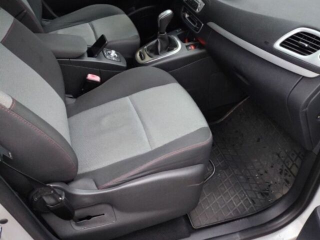 Серый Рено Сценик III, объемом двигателя 1.5 л и пробегом 300 тыс. км за 7500 $, фото 3 на Automoto.ua