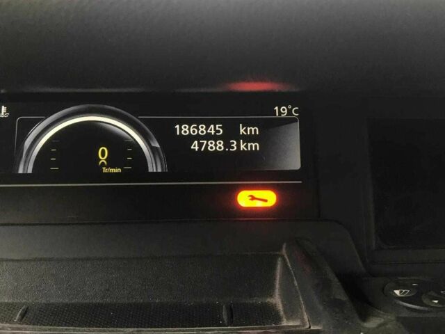 Серый Рено Сценик III, объемом двигателя 1.5 л и пробегом 186 тыс. км за 7500 $, фото 7 на Automoto.ua