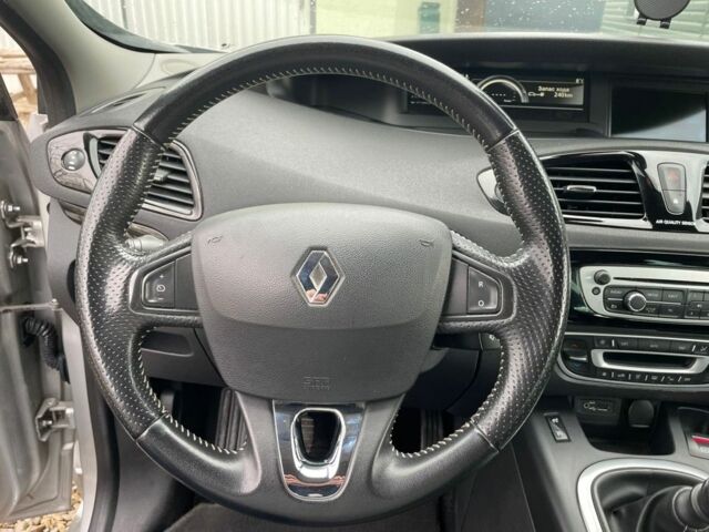 Серый Рено Сценик III, объемом двигателя 1.5 л и пробегом 230 тыс. км за 9000 $, фото 9 на Automoto.ua