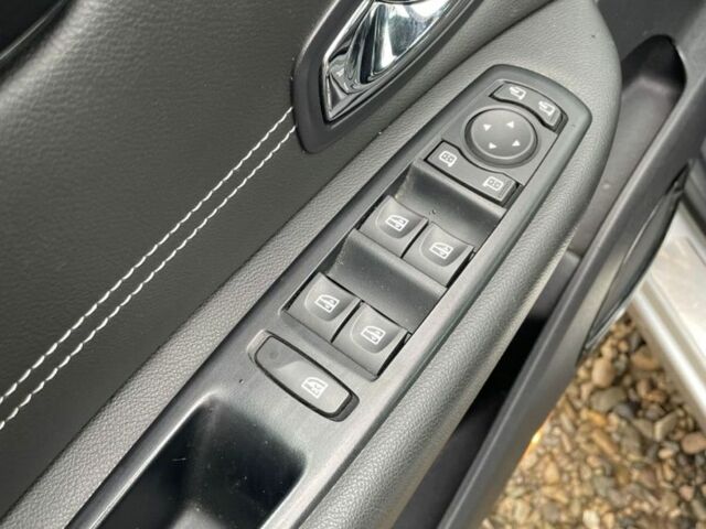 Серый Рено Сценик III, объемом двигателя 1.5 л и пробегом 230 тыс. км за 9000 $, фото 8 на Automoto.ua