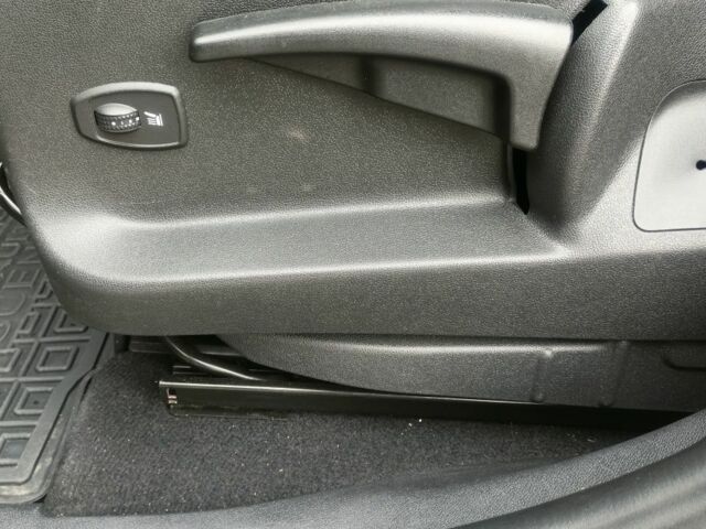 Серый Рено Сценик III, объемом двигателя 1.5 л и пробегом 288 тыс. км за 11000 $, фото 7 на Automoto.ua