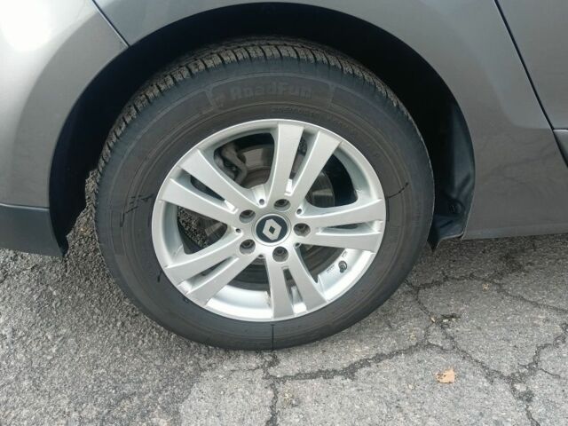 Серый Рено Сценик III, объемом двигателя 1.5 л и пробегом 288 тыс. км за 11000 $, фото 6 на Automoto.ua