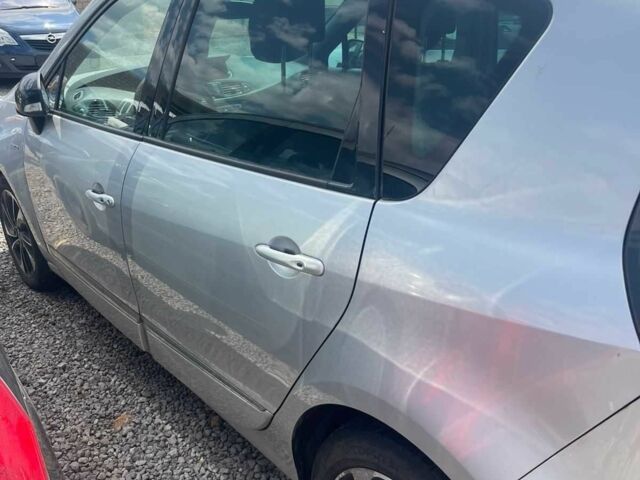 Серый Рено Сценик III, объемом двигателя 1.6 л и пробегом 287 тыс. км за 4999 $, фото 9 на Automoto.ua