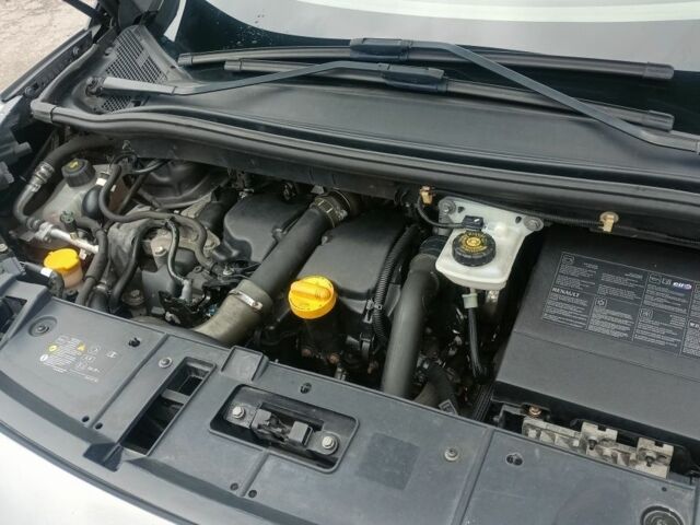 Серый Рено Сценик III, объемом двигателя 1.5 л и пробегом 288 тыс. км за 11000 $, фото 4 на Automoto.ua