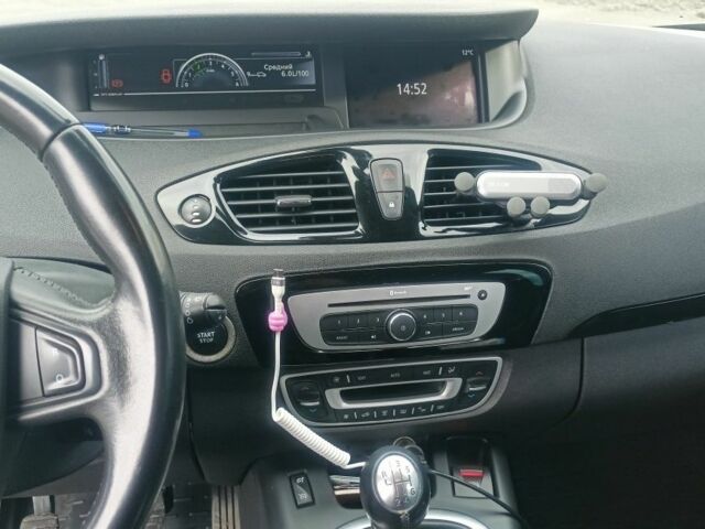 Серый Рено Сценик III, объемом двигателя 1.5 л и пробегом 288 тыс. км за 11000 $, фото 1 на Automoto.ua