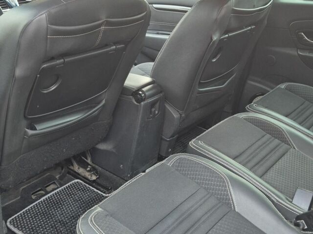 Сірий Рено Сценік III, об'ємом двигуна 1.6 л та пробігом 205 тис. км за 9200 $, фото 2 на Automoto.ua