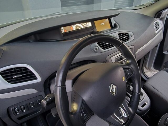 Серый Рено Сценик III, объемом двигателя 0 л и пробегом 221 тыс. км за 9500 $, фото 9 на Automoto.ua