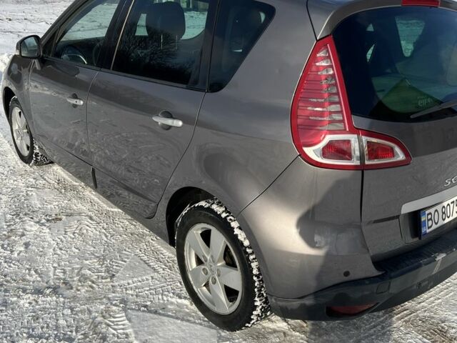 Серый Рено Сценик III, объемом двигателя 1.5 л и пробегом 230 тыс. км за 5799 $, фото 4 на Automoto.ua