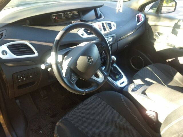 Серый Рено Сценик III, объемом двигателя 1.9 л и пробегом 294 тыс. км за 6500 $, фото 10 на Automoto.ua