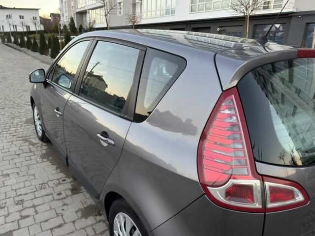 Сірий Рено Сценік III, об'ємом двигуна 1.46 л та пробігом 160 тис. км за 6300 $, фото 12 на Automoto.ua