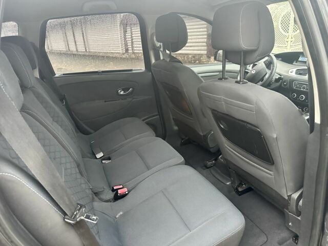 Серый Рено Сценик III, объемом двигателя 1.5 л и пробегом 250 тыс. км за 4750 $, фото 7 на Automoto.ua