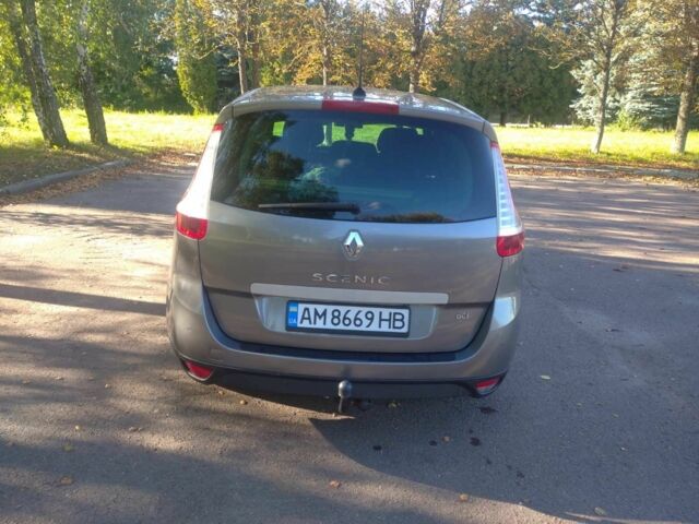 Серый Рено Сценик III, объемом двигателя 1.9 л и пробегом 294 тыс. км за 6500 $, фото 1 на Automoto.ua