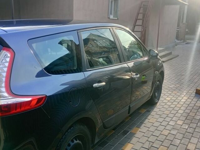 Серый Рено Сценик III, объемом двигателя 1.5 л и пробегом 209 тыс. км за 6800 $, фото 8 на Automoto.ua