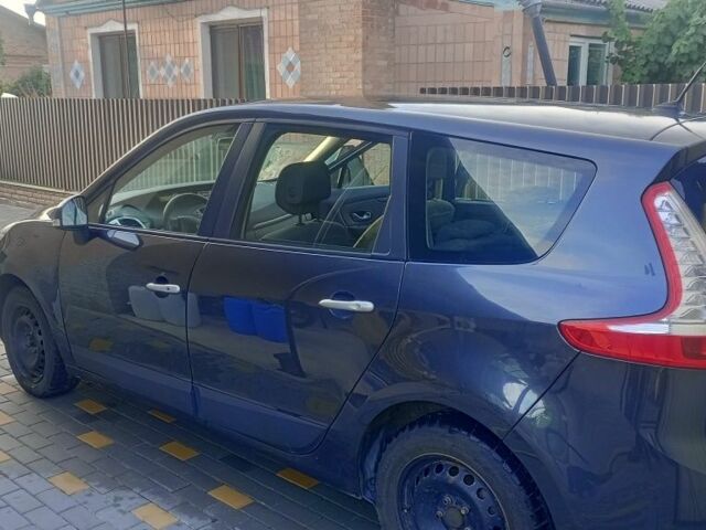 Серый Рено Сценик III, объемом двигателя 1.5 л и пробегом 209 тыс. км за 6800 $, фото 10 на Automoto.ua