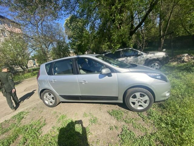 Сірий Рено Сценік III, об'ємом двигуна 1.5 л та пробігом 270 тис. км за 6850 $, фото 1 на Automoto.ua