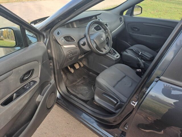 Серый Рено Сценик III, объемом двигателя 1.5 л и пробегом 286 тыс. км за 6400 $, фото 7 на Automoto.ua