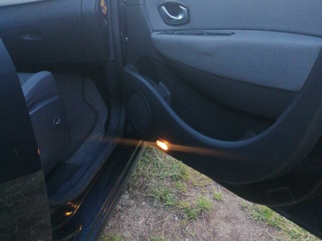 Серый Рено Сценик III, объемом двигателя 1.6 л и пробегом 295 тыс. км за 6800 $, фото 7 на Automoto.ua