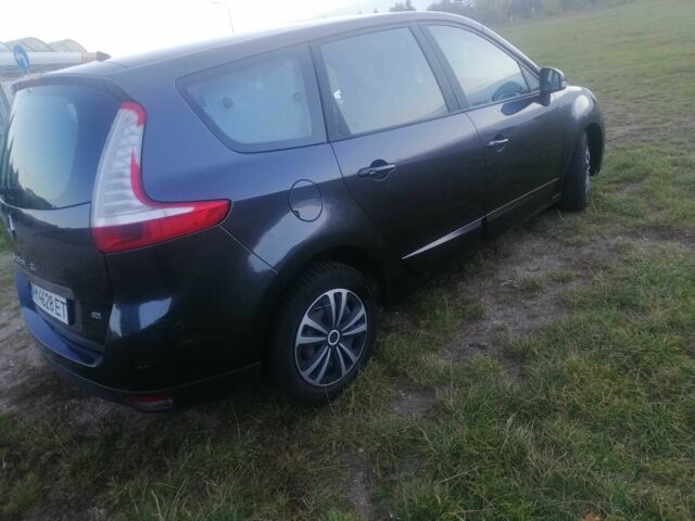 Серый Рено Сценик III, объемом двигателя 1.6 л и пробегом 295 тыс. км за 6800 $, фото 10 на Automoto.ua