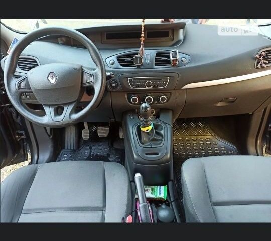 Серый Рено Сценик III, объемом двигателя 1.5 л и пробегом 270 тыс. км за 5700 $, фото 4 на Automoto.ua