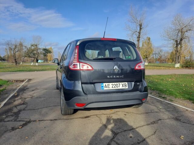 Серый Рено Сценик III, объемом двигателя 1.5 л и пробегом 286 тыс. км за 6400 $, фото 2 на Automoto.ua