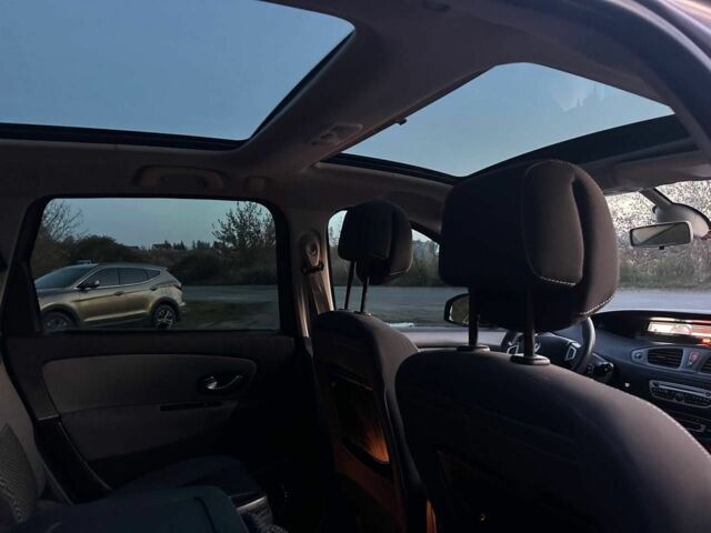 Рено Сценік III 2011 у Изяслве на Automoto.ua Сірий Рено Сценік III, об'ємом двигуна 1.5 л та пробігом 285 тис. км за 6700 $, фото 7 на Automoto.ua