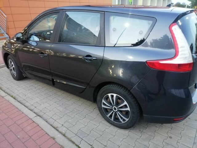 Серый Рено Сценик III, объемом двигателя 1.6 л и пробегом 295 тыс. км за 6800 $, фото 2 на Automoto.ua