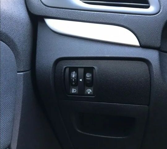 Серый Рено Сценик III, объемом двигателя 1.5 л и пробегом 270 тыс. км за 5700 $, фото 2 на Automoto.ua