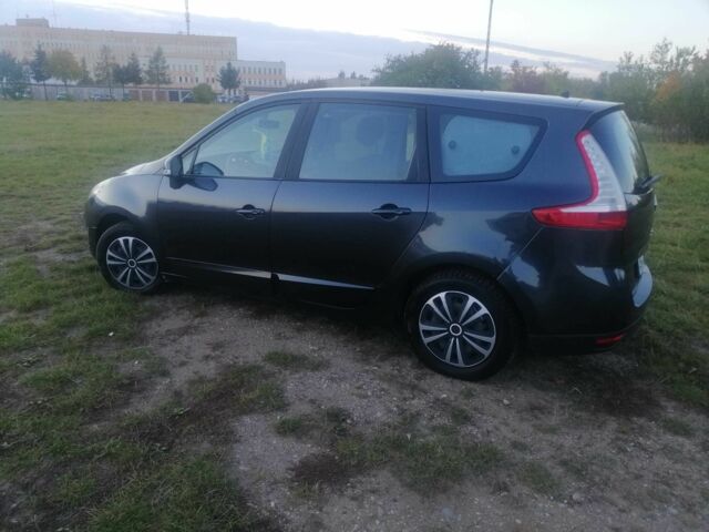 Серый Рено Сценик III, объемом двигателя 1.6 л и пробегом 295 тыс. км за 6800 $, фото 13 на Automoto.ua