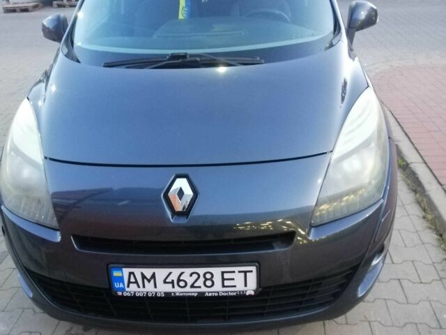 Серый Рено Сценик III, объемом двигателя 1.6 л и пробегом 295 тыс. км за 6800 $, фото 1 на Automoto.ua